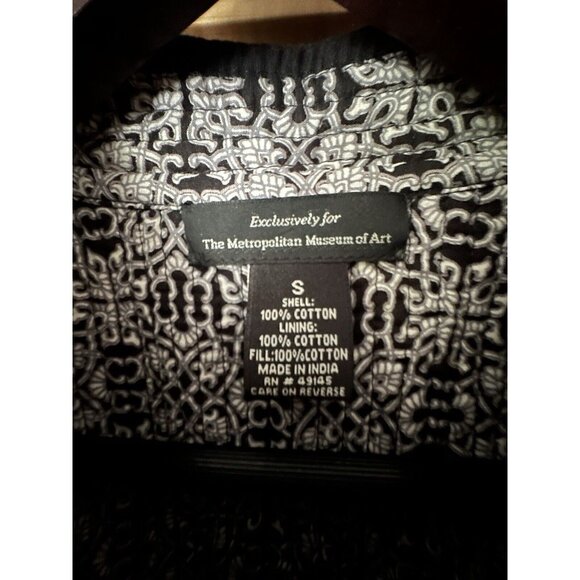 Metropolitan Museum of Art Black Floral Quilted Art To Wear Light Jacket - Small - Picture 4 of 6